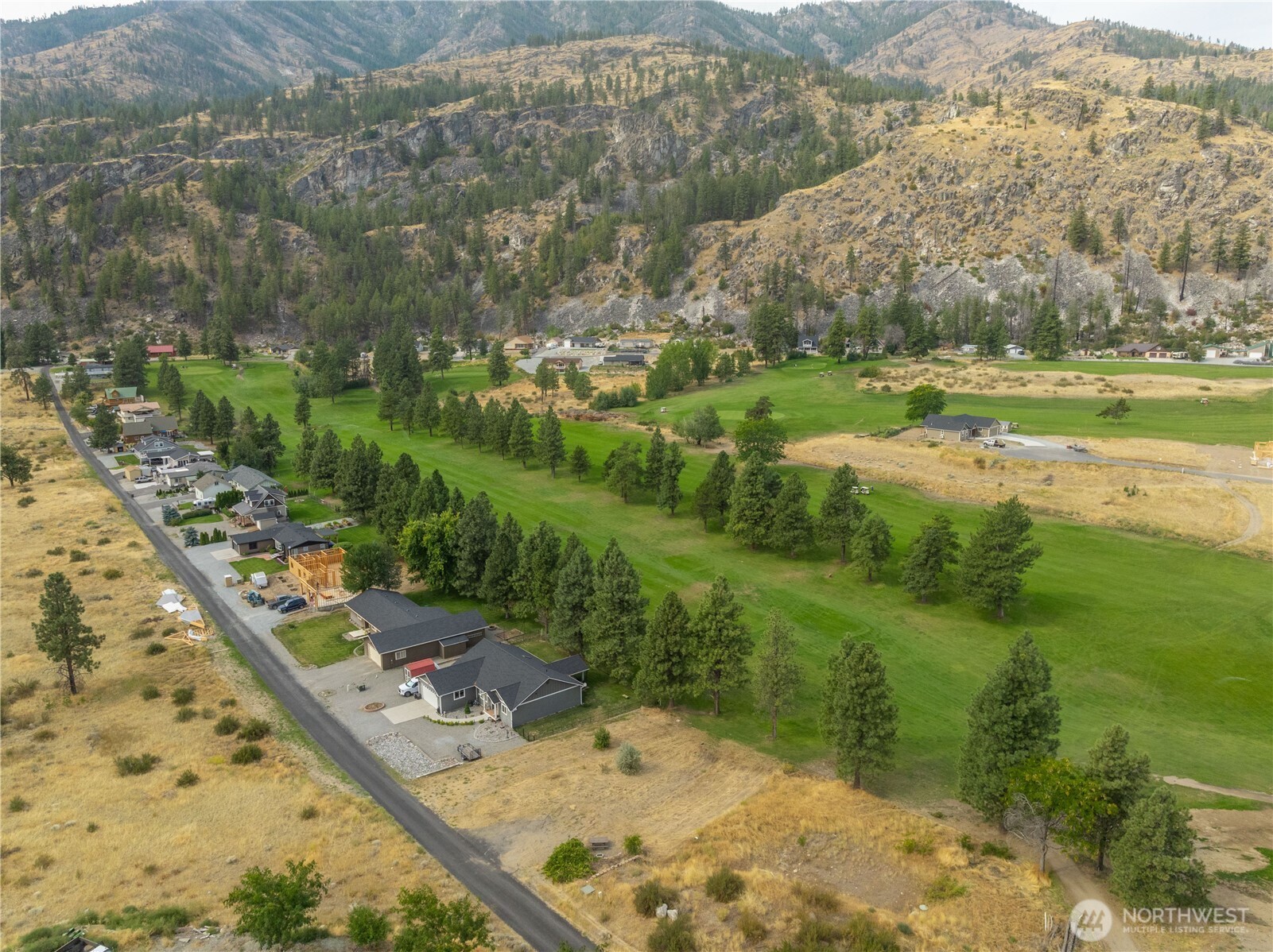 103 Golf Course Drive Pateros, WA 98846 - Photo 20 of 24 a view of a city