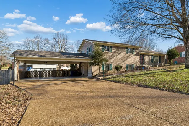 $350,000 | 900 Camellia Drive, Columbia, TN 38401