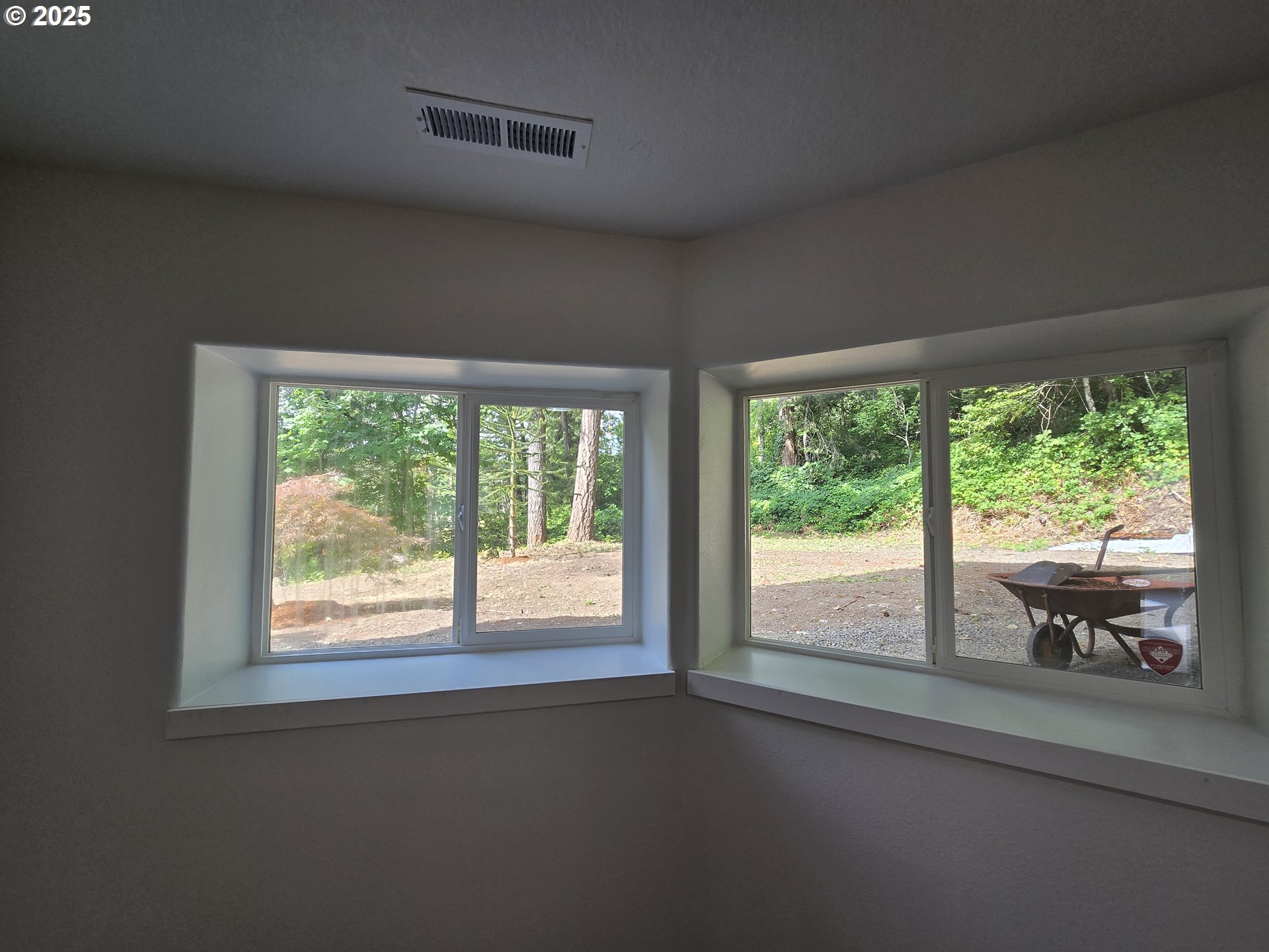 85 Southwest Monda Road Stevenson, WA 98648 - Photo 29 of 48 Bedroom