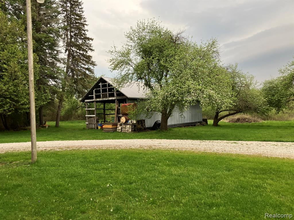 5893 Cribbins Road Avoca, MI 48006 - Photo 5 of 27
