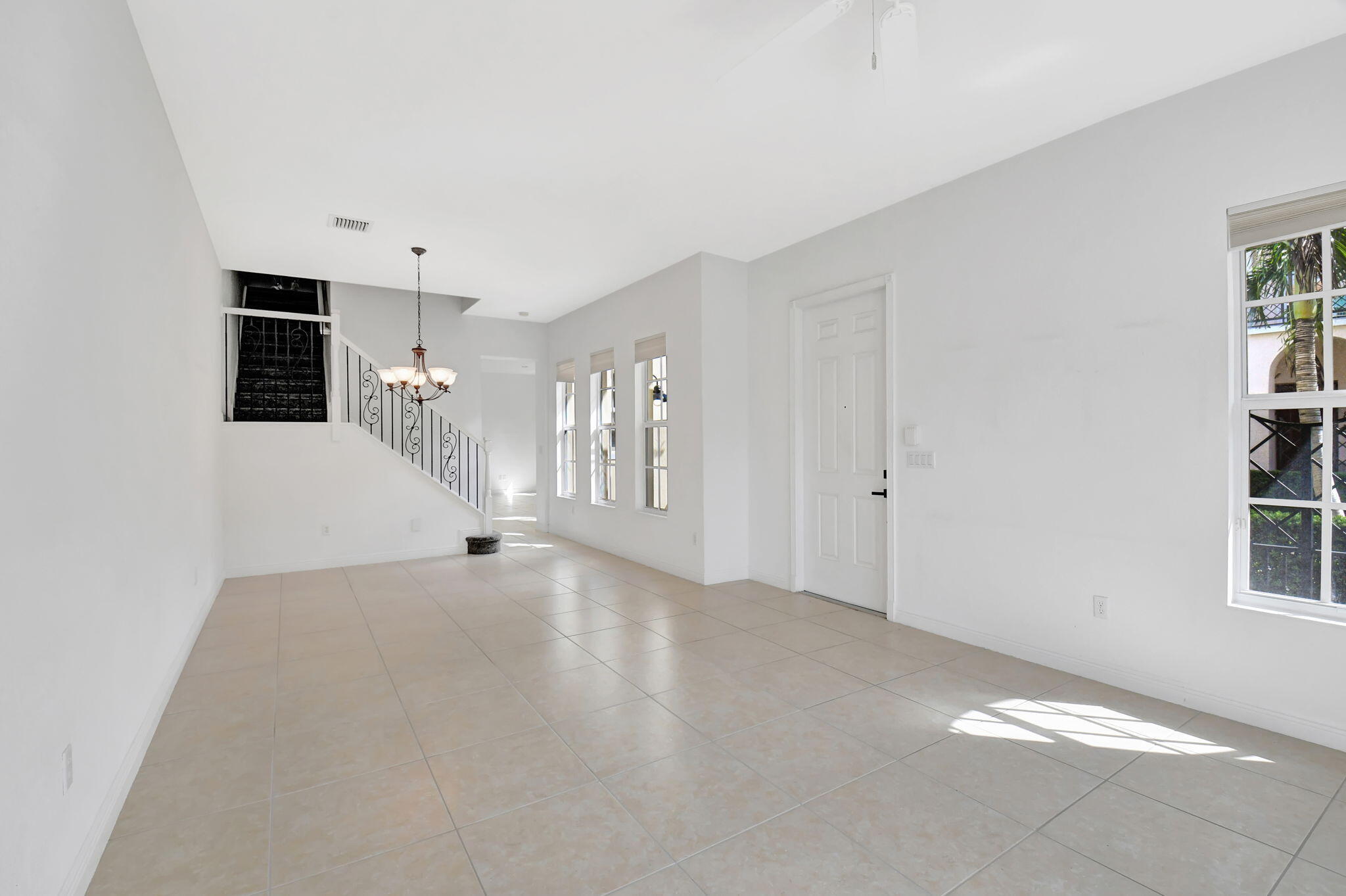 838 Northwest 83rd Lane Boca Raton, FL 33487 - Photo 10 of 68 10-web-or-mls-DSC_9286