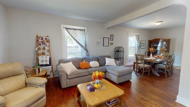 $214,900 | 218 Greenberry Street, Sweetser, IN 46952