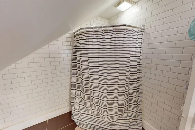 $214,900 | 218 Greenberry Street, Sweetser, IN 46952