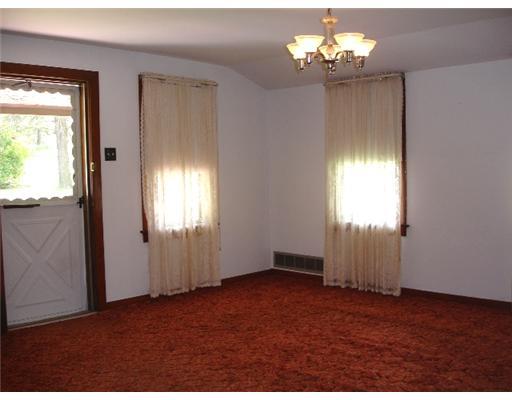 511 Conley Drive McKees Rocks, PA 15136 - Photo 2 of 8 Dining Room.