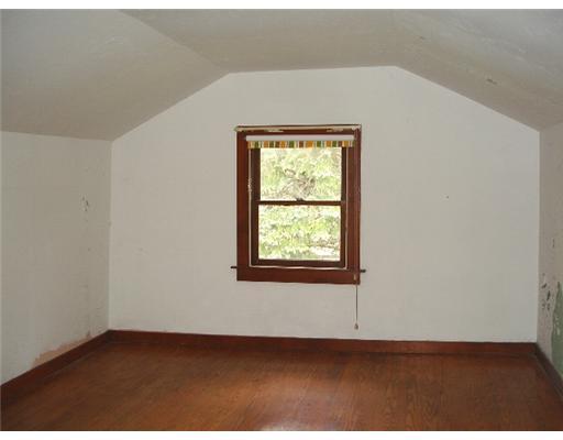 511 Conley Drive McKees Rocks, PA 15136 - Photo 7 of 8 Bedroom.