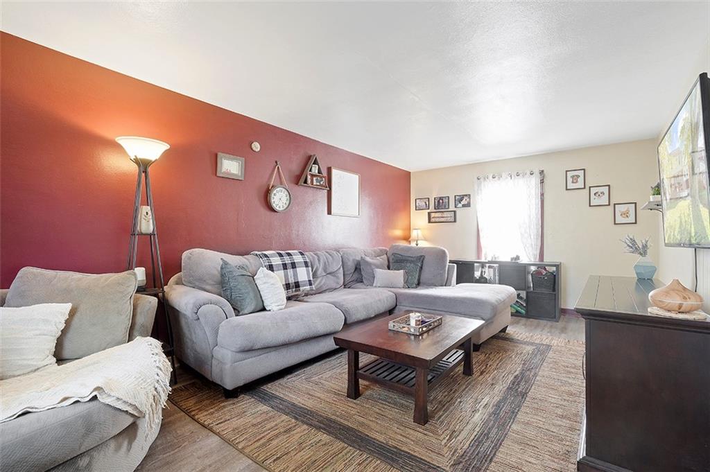 1041 McCoy Road McKees Rocks, PA 15136 - Photo 3 of 21 Living Room