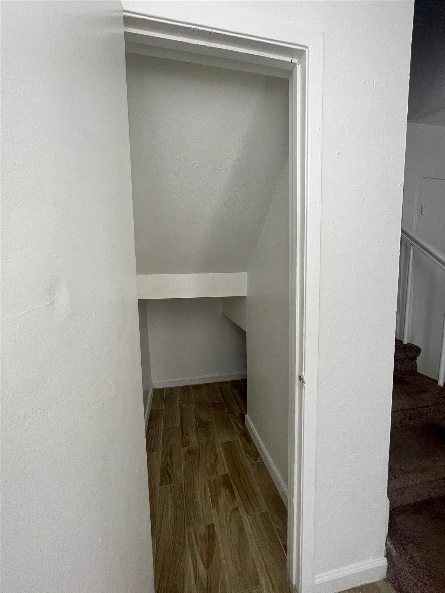 6200 West Tidwell Road, Unit 2102 Houston, TX 77092 - Photo 8 of 14 a close view of a closet