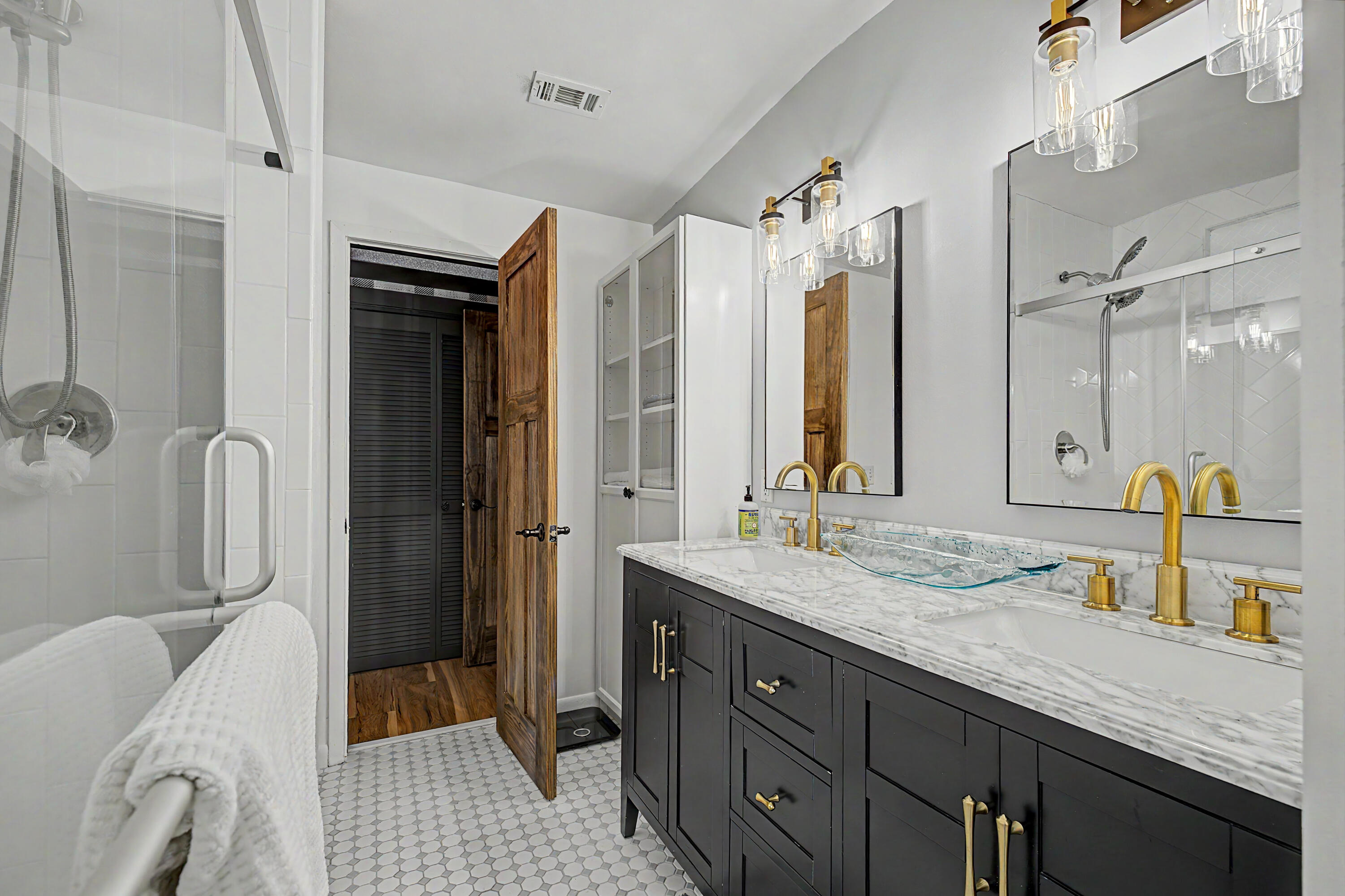 1089 Pearson Road Milton, FL 32583 - Photo 32 of 77 Full Bath