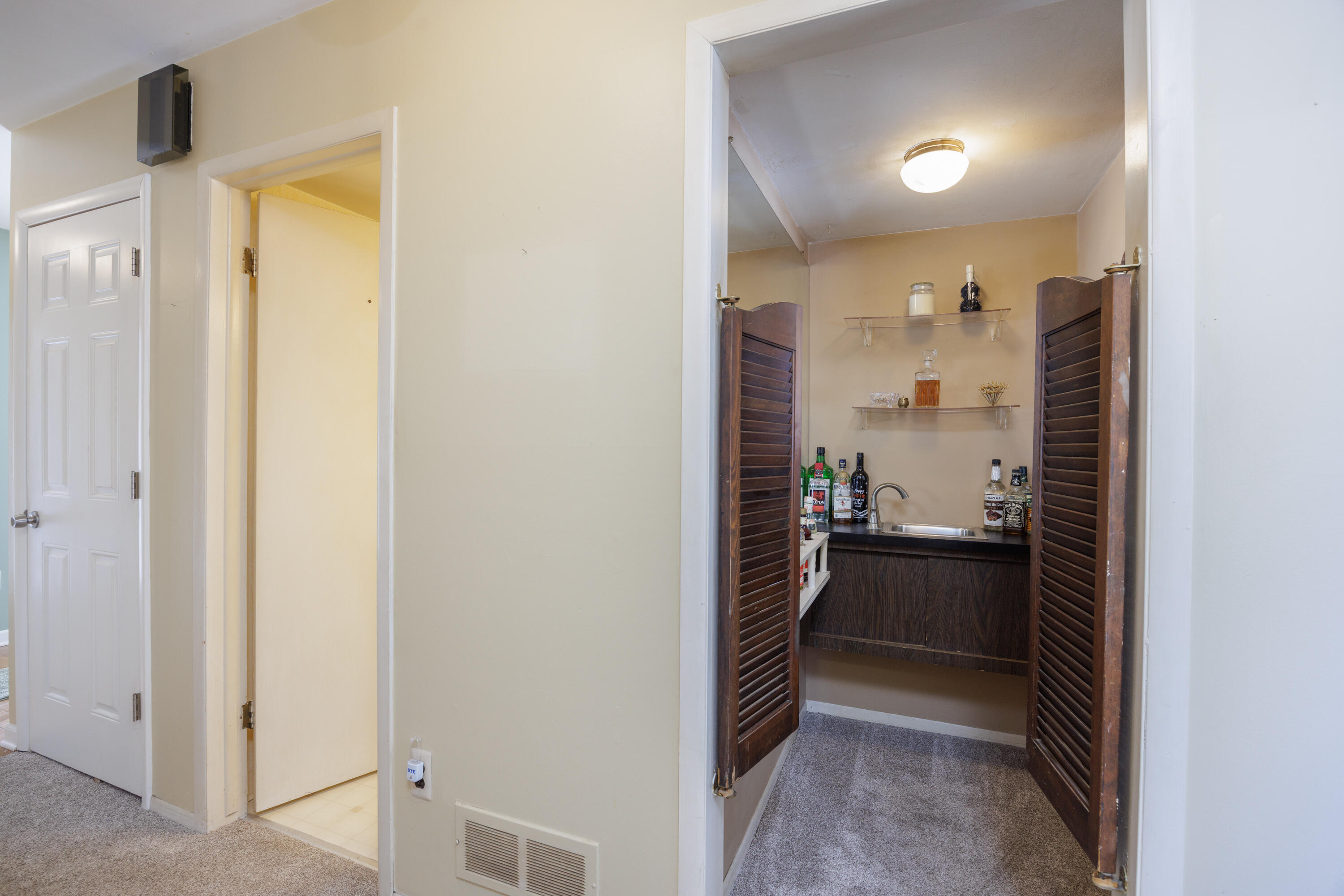 1472 Oakbrook E Drive Rochester Hills, MI 48307 - Photo 13 of 26 1472 Oakbrook East-13