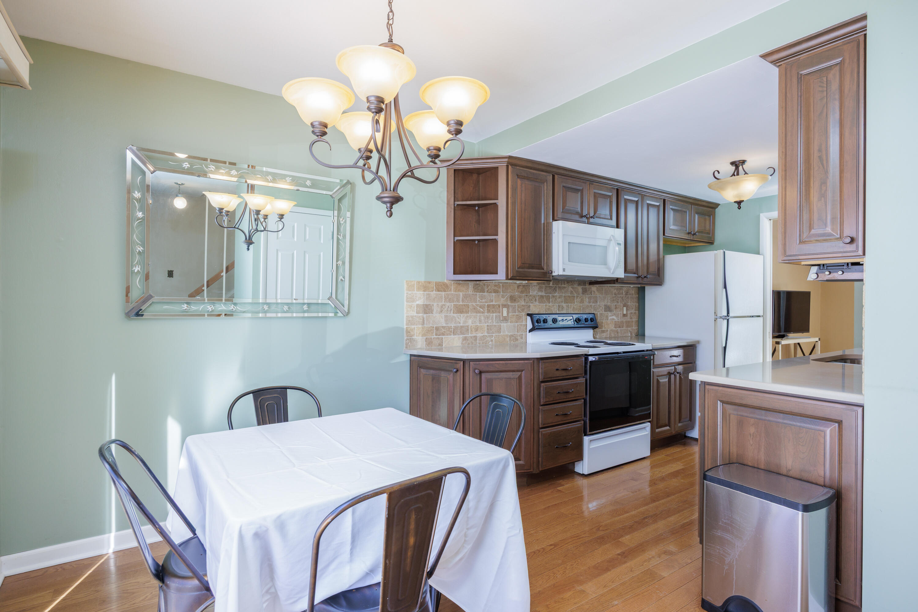 1472 Oakbrook E Drive Rochester Hills, MI 48307 - Photo 5 of 26 1472 Oakbrook East-5