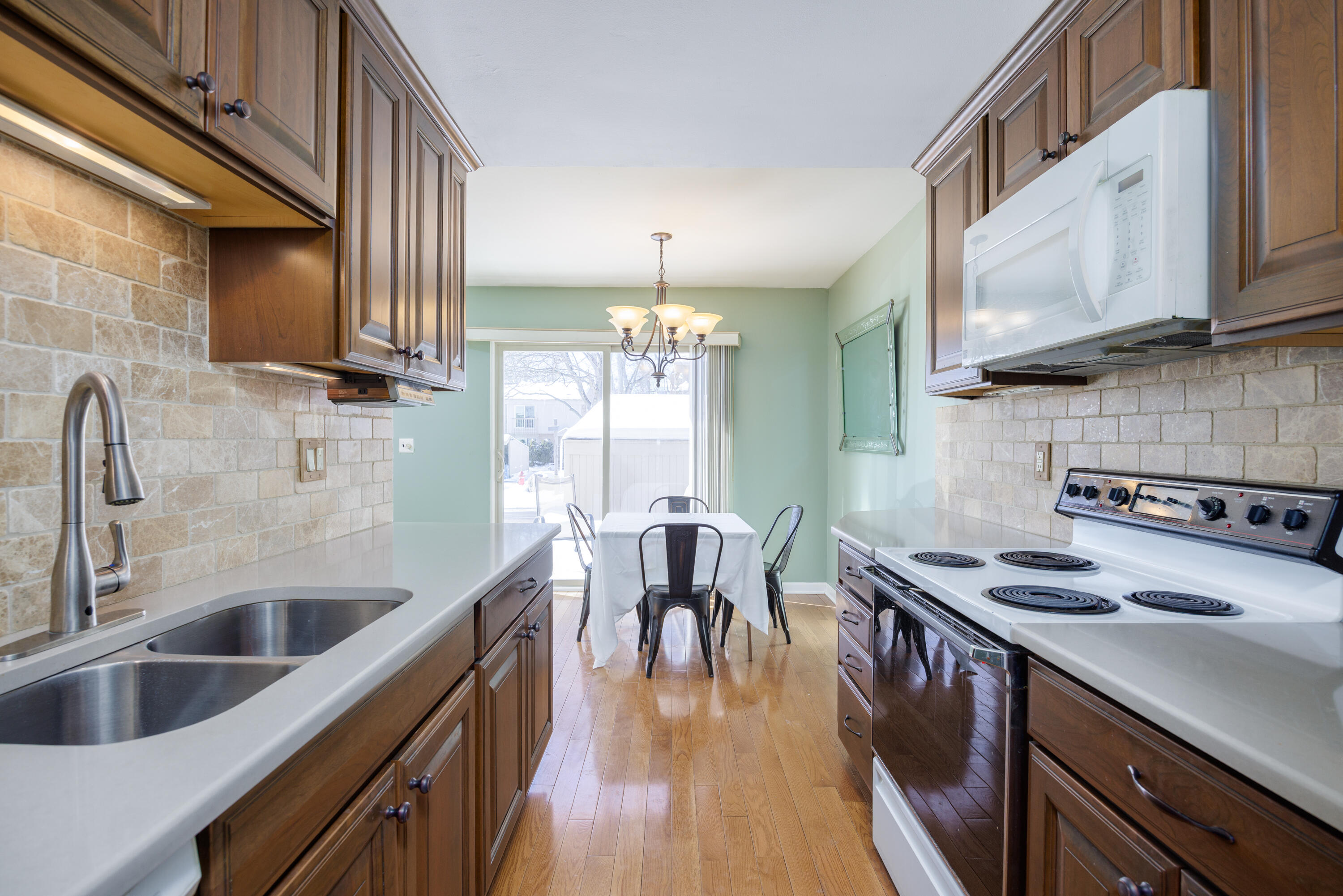 1472 Oakbrook E Drive Rochester Hills, MI 48307 - Photo 8 of 26 1472 Oakbrook East-8