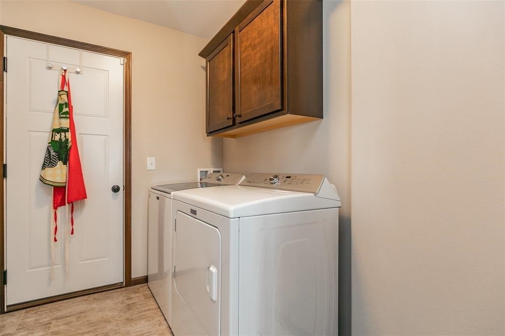 3075 Ridgeview Drive Ely, IA 52227 - Photo 22 of 44 Gallery Image 22