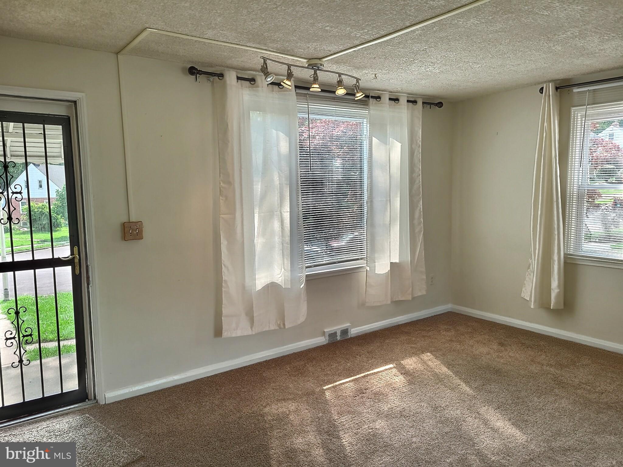2901 Forest Glen Road Baltimore, MD 21216 - Photo 3 of 32 Gallery Image 3