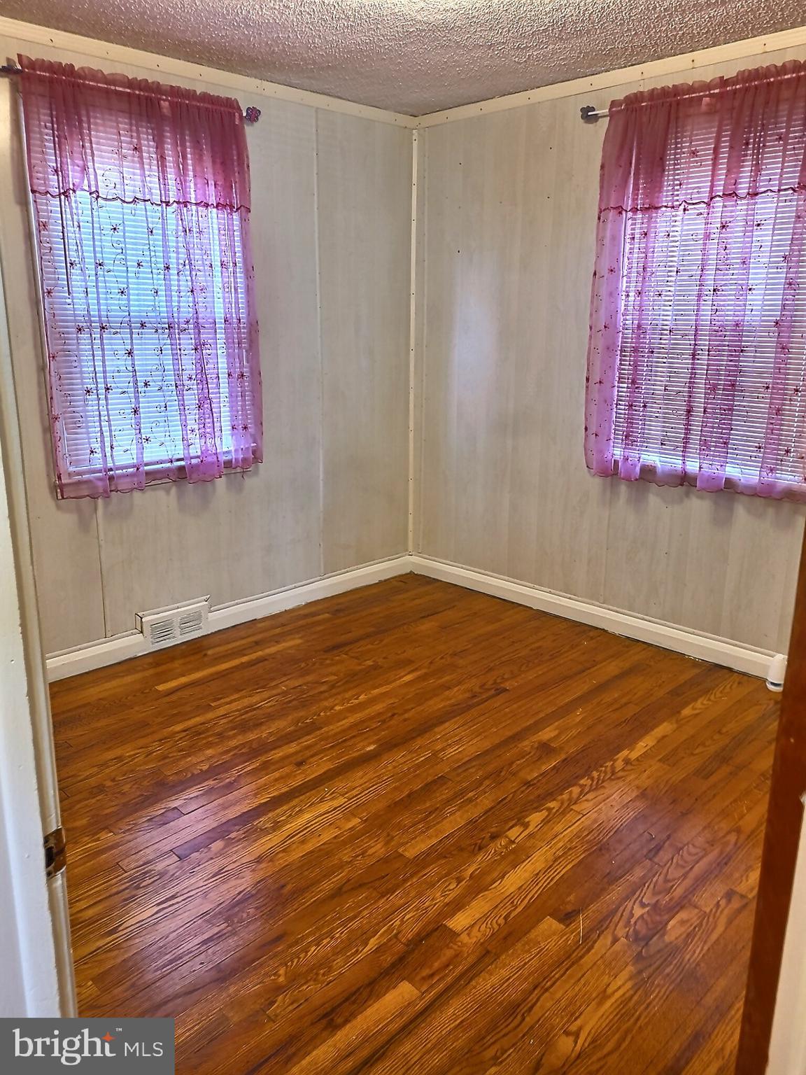 2901 Forest Glen Road Baltimore, MD 21216 - Photo 8 of 32 Gallery Image 8