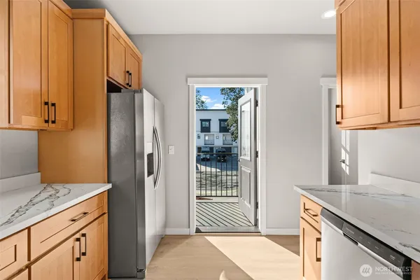 $1,600,000 | 304 118th Street South, Unit 4, Tacoma, WA 98444