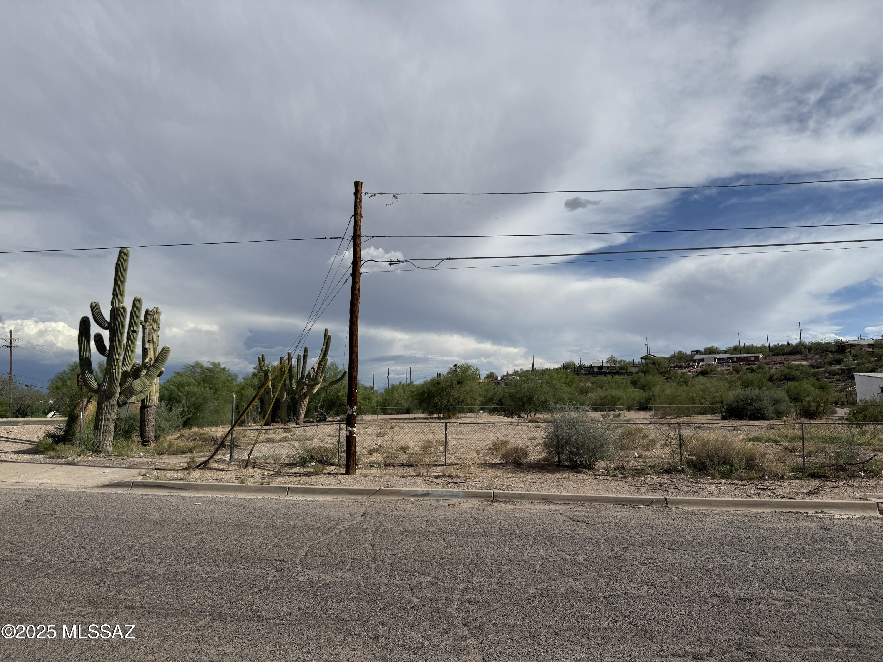3902 South Mission Road, Unit 1 Tucson, AZ 85746 - Photo 9 of 10
