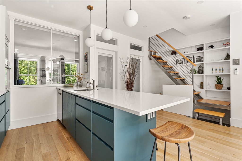 201 West Springfield Street, Unit 3 Boston, MA 02118 - Photo 7 of 32