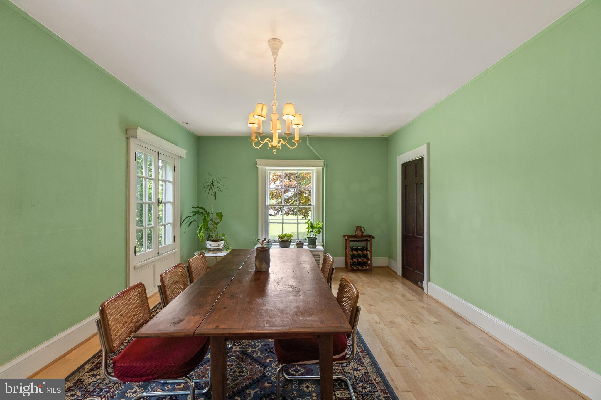 1901 Dixon Road Baltimore, MD 21209 - Photo 13 of 54 Dining room