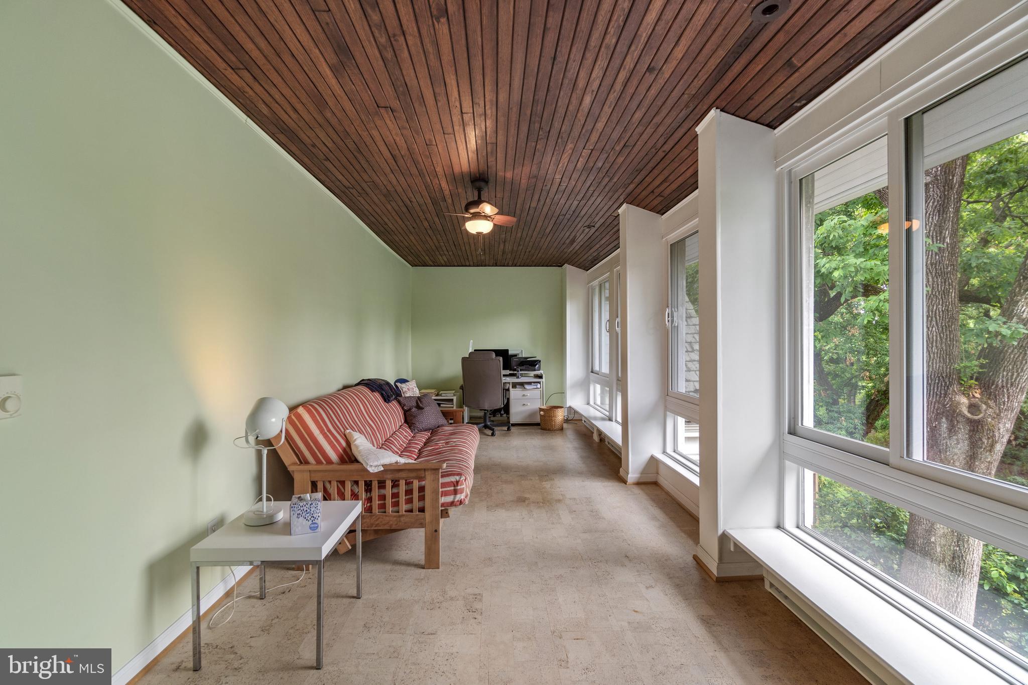 1901 Dixon Road Baltimore, MD 21209 - Photo 20 of 54 Sunroom