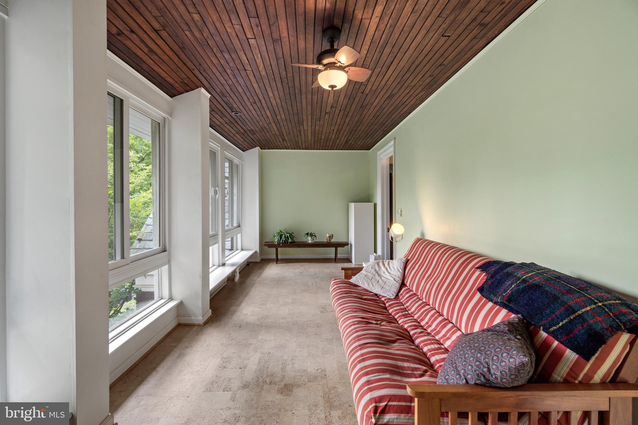 1901 Dixon Road Baltimore, MD 21209 - Photo 21 of 54 Sunroom