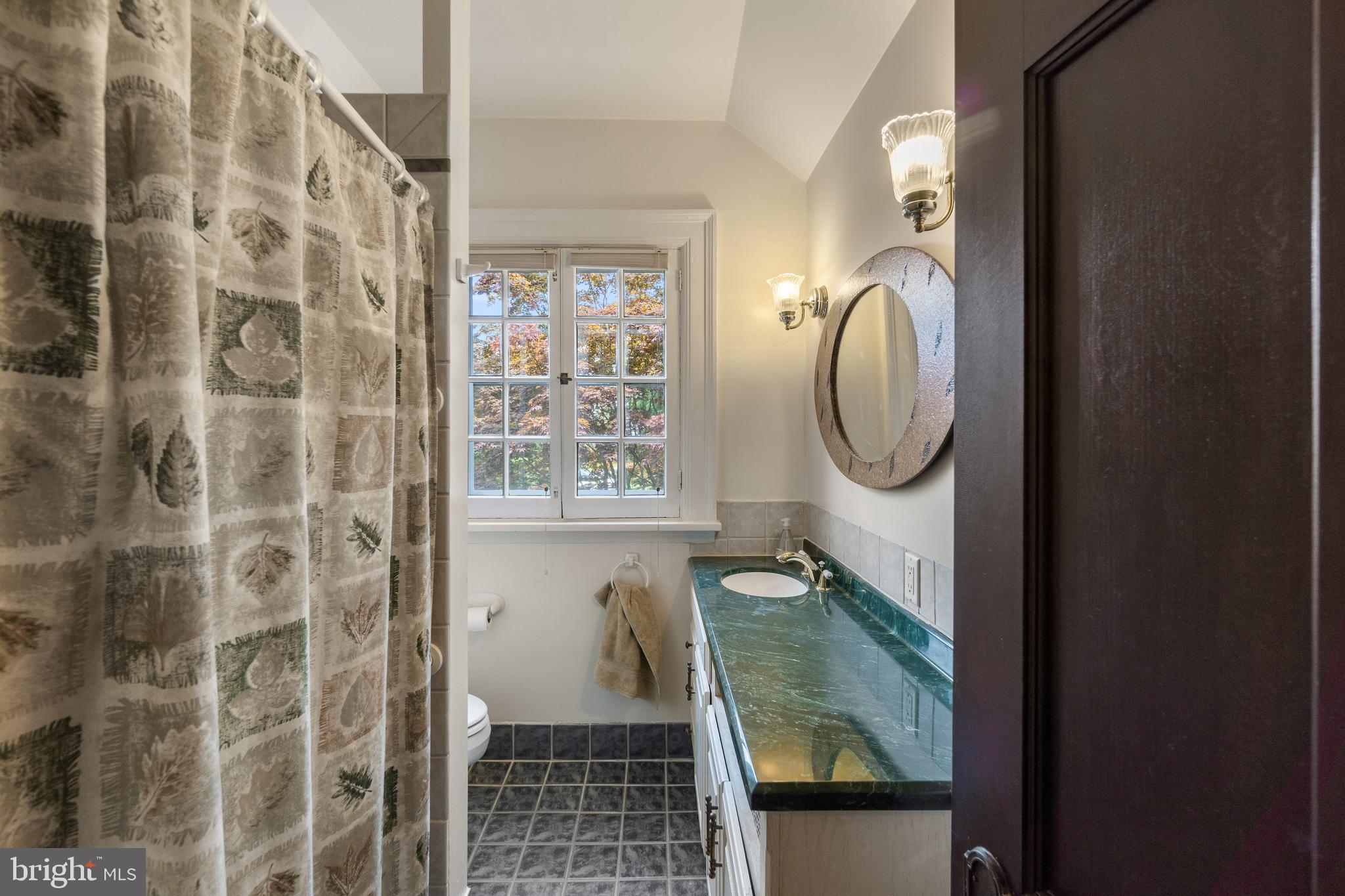 1901 Dixon Road Baltimore, MD 21209 - Photo 40 of 54 Full bathroom