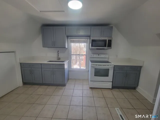 $1,700 | 38 Auburn Street, New Haven, CT 06519