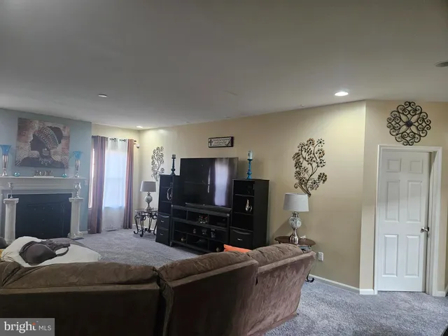 $4,995 | 1037 Suffolk Drive, Williamstown, NJ 08094