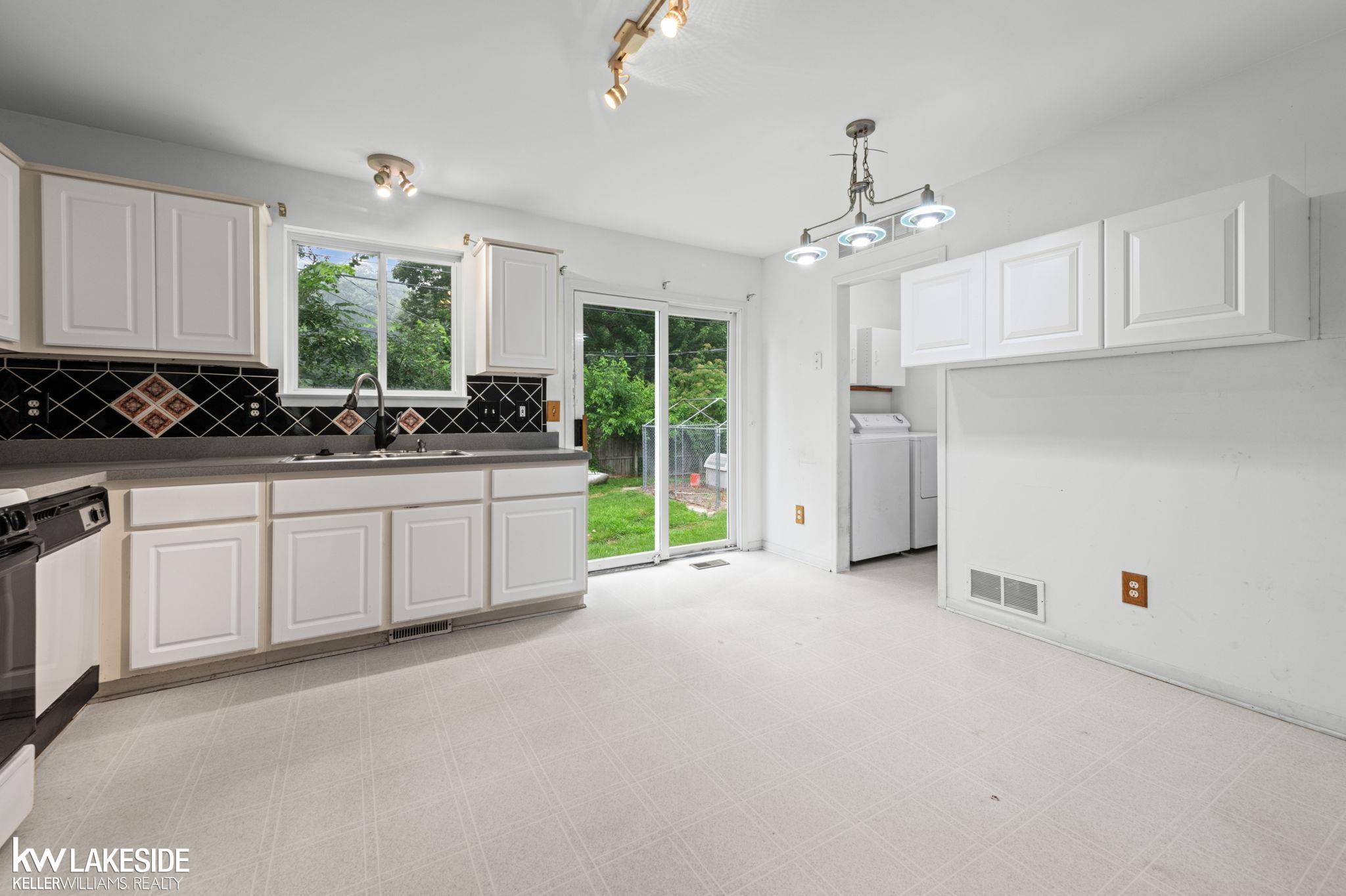 9314 Maple Road Algonac, MI 48001 - Photo 13 of 26 Gallery Image 13