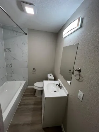 $1,700 | 405 Highcrest Drive, Dallas, TX 75232