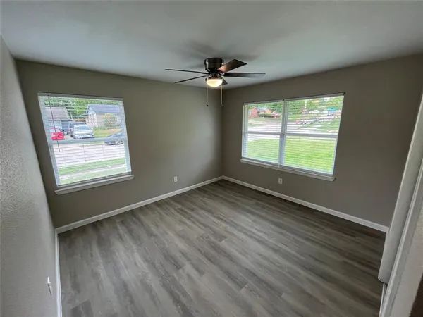 $1,700 | 405 Highcrest Drive, Dallas, TX 75232