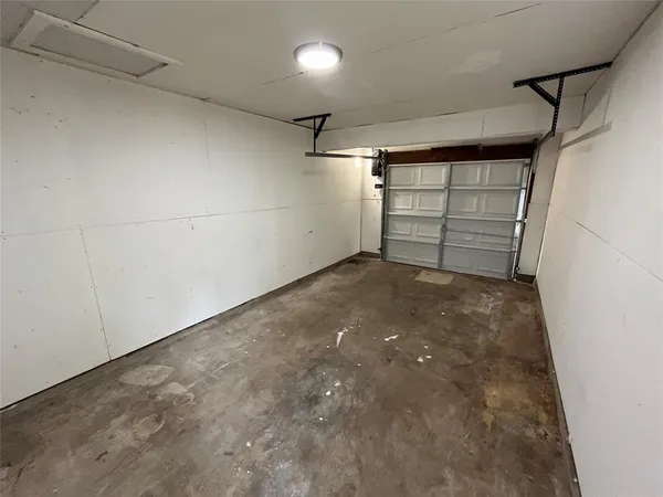 $1,700 | 405 Highcrest Drive, Dallas, TX 75232