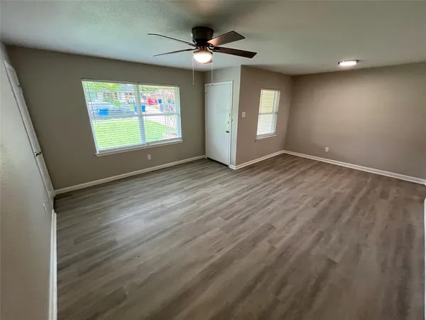 $1,700 | 405 Highcrest Drive, Dallas, TX 75232