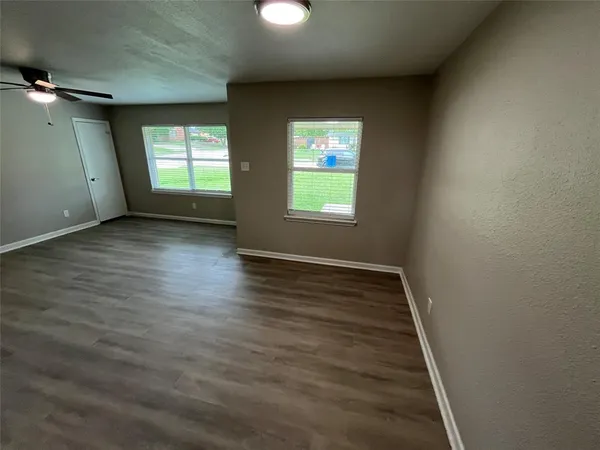 $1,700 | 405 Highcrest Drive, Dallas, TX 75232