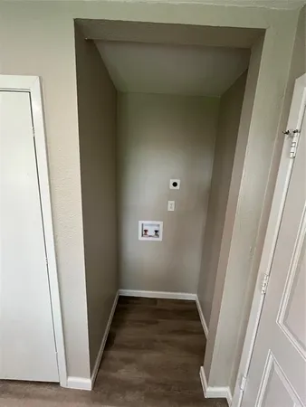 $1,700 | 405 Highcrest Drive, Dallas, TX 75232