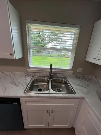 $1,700 | 405 Highcrest Drive, Dallas, TX 75232