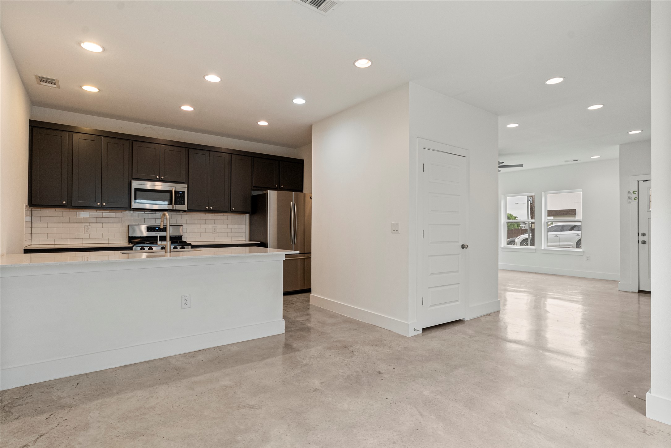 5006 Baker Street, Unit A Austin, TX 78721 - Photo 7 of 16