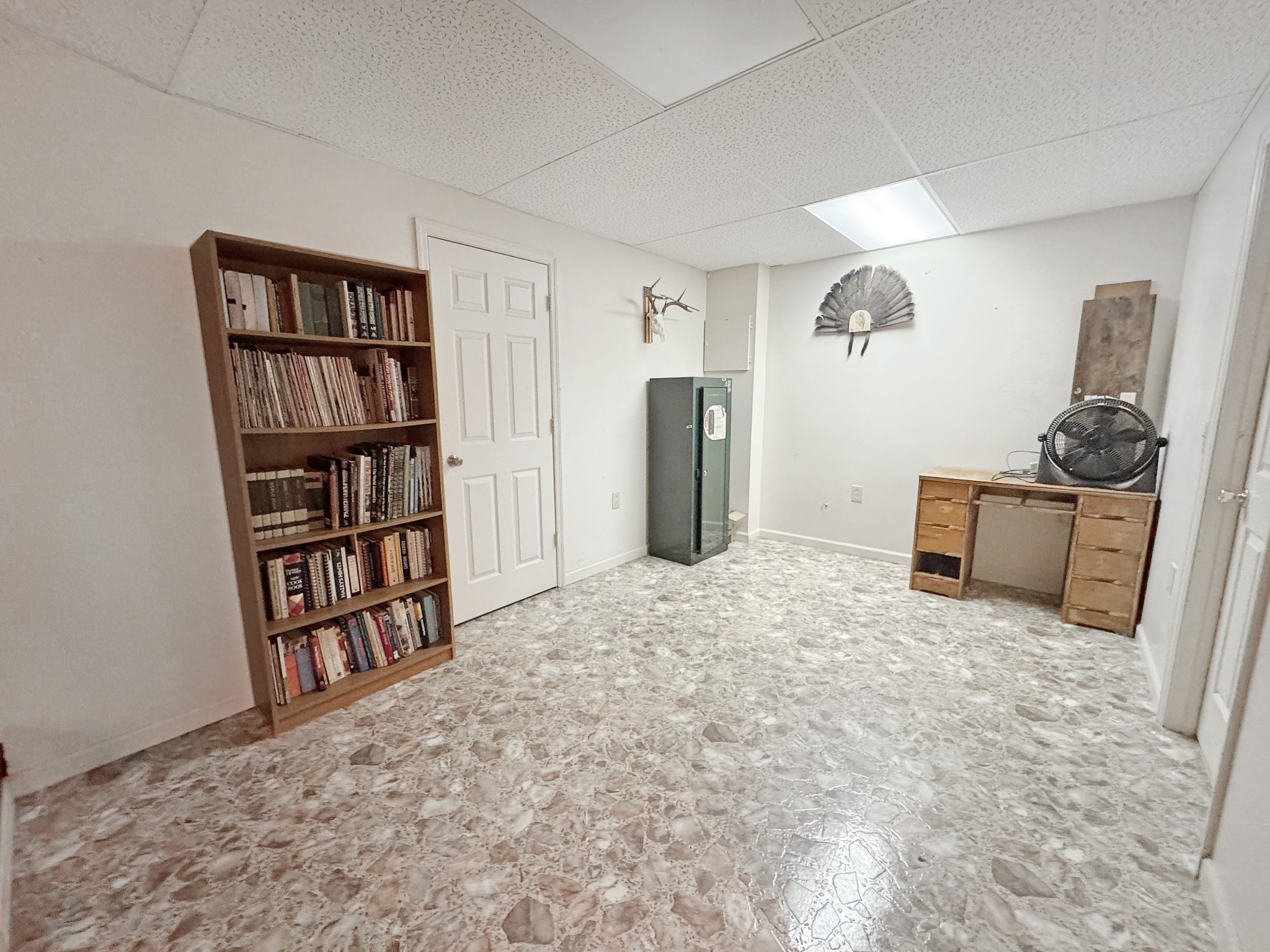 127 Lena Sykes Road Dover, TN 37058 - Photo 18 of 26 a view of a livingroom with furniture and closet