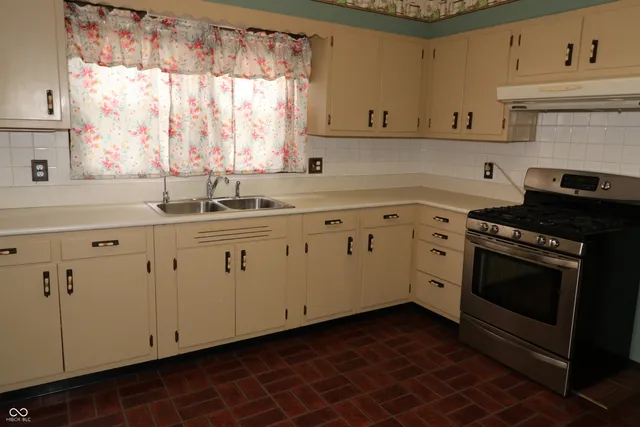 $257,500 | 102 West Bryant Street, Greensburg, IN 47240