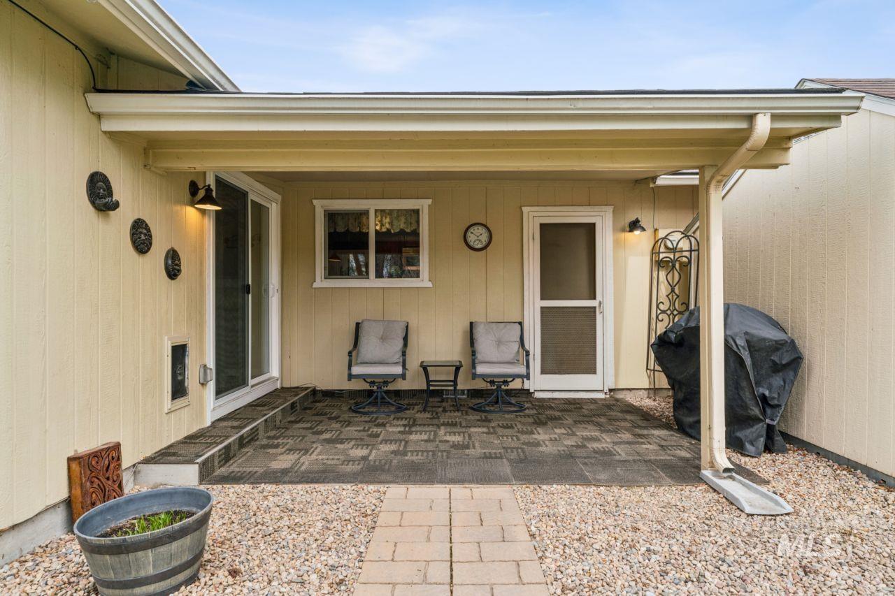 4093 North Marylebone Way Boise, ID 83713 - Photo 34 of 48 Doorway to property