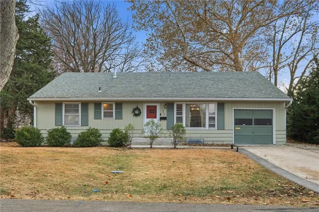 $339,500 | 927 West 78th Street, Kansas City, MO 64114