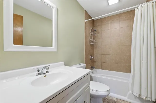 $339,500 | 927 West 78th Street, Kansas City, MO 64114