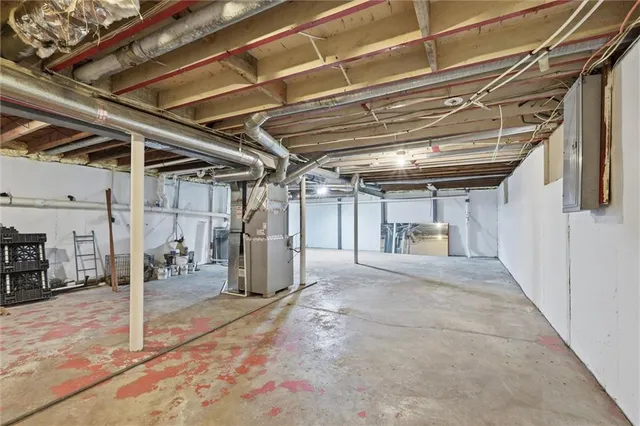 $339,500 | 927 West 78th Street, Kansas City, MO 64114