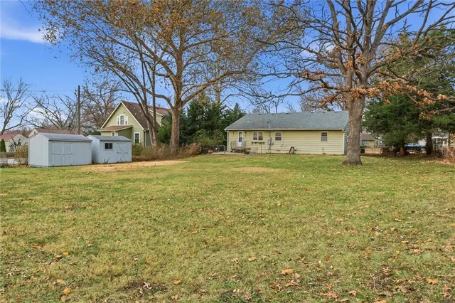 $339,500 | 927 West 78th Street, Kansas City, MO 64114