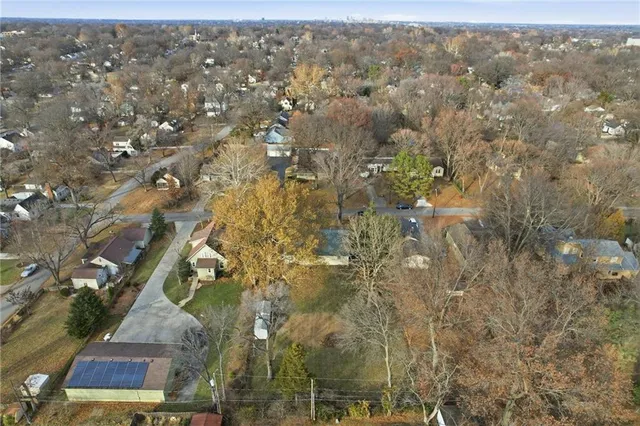 $339,500 | 927 West 78th Street, Kansas City, MO 64114