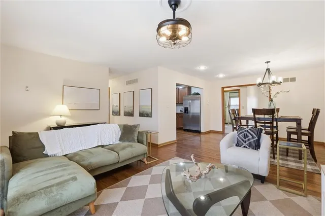 $339,500 | 927 West 78th Street, Kansas City, MO 64114