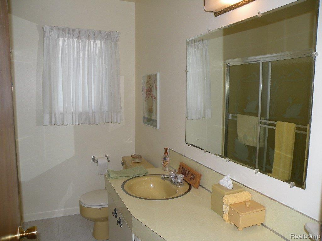 47257 Curtis Road Northville, MI 48168 - Photo 14 of 20 Curtis - Full Bath 2