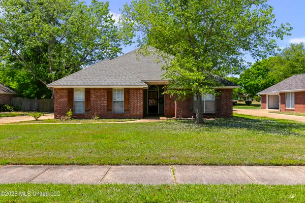 $2,500 | 417 Madison Oaks Drive, Madison, MS 39110
