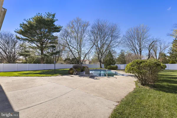 $699,000 | 20 Beechcroft Drive, East Windsor, NJ 08520