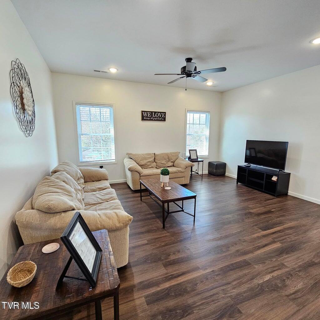 216 McKinley Church Road Johnson City, TN 37604 - Photo 2 of 32 20240229001948464012000000-o