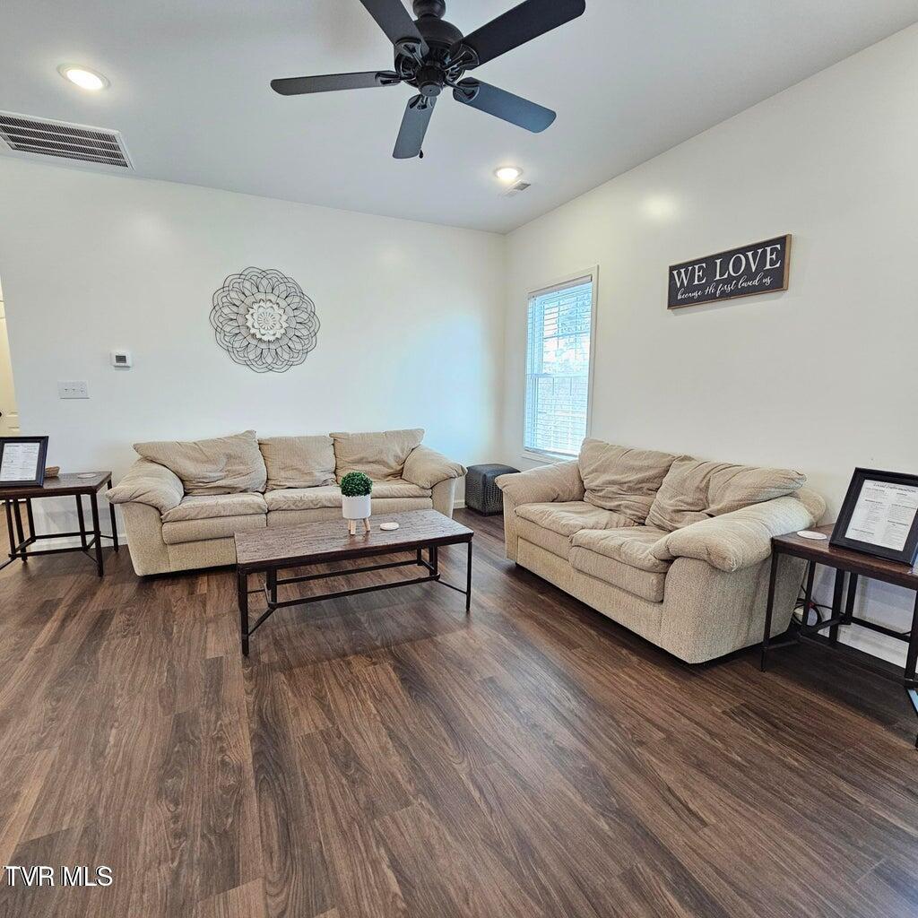 216 McKinley Church Road Johnson City, TN 37604 - Photo 3 of 32 20240229001855904424000000-o